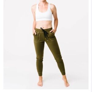*NEW ZYIA Olive Unwind Joggers